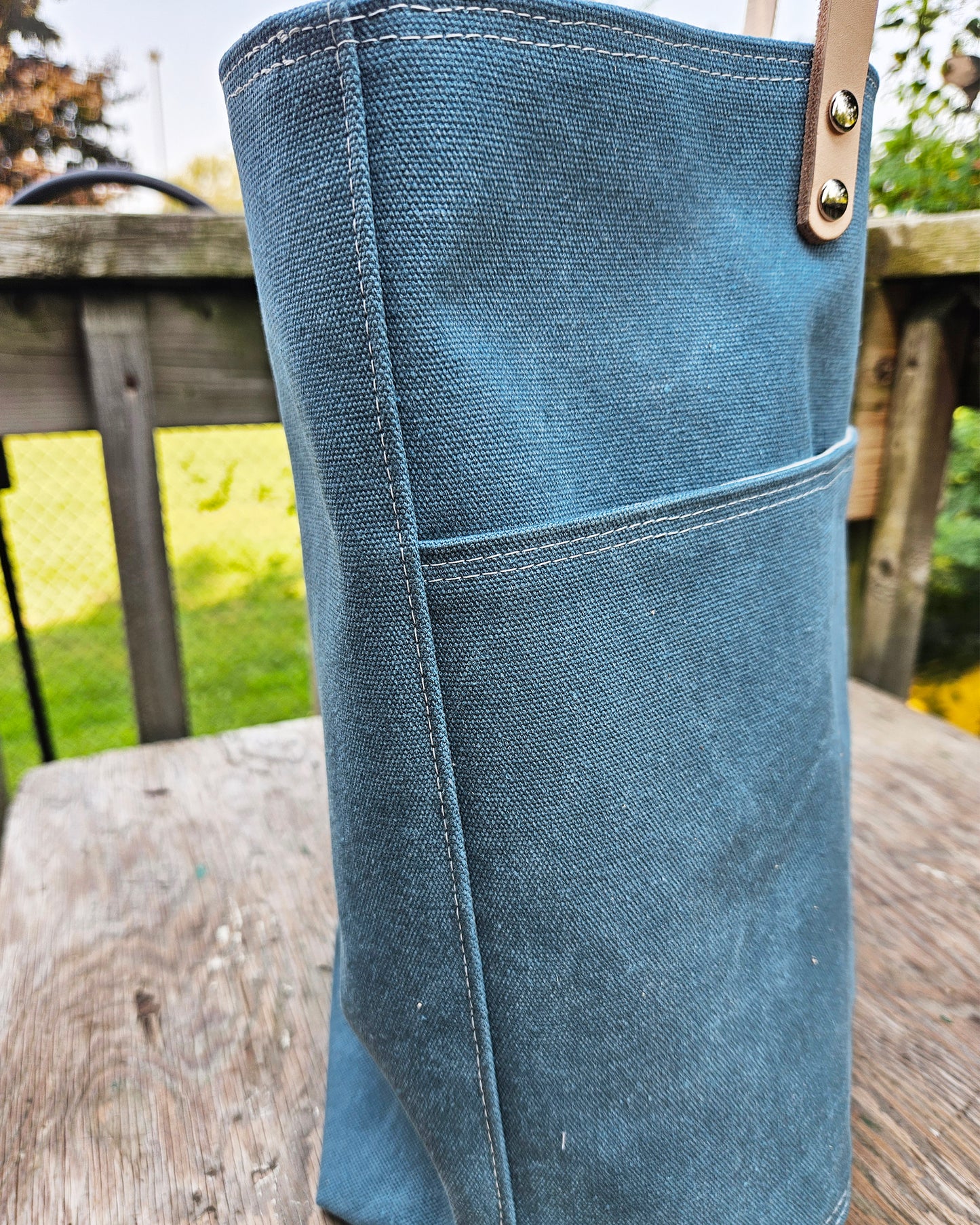 Canvas Tote in Urban Chic