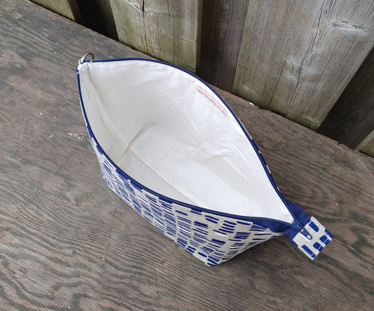 Blue Dash Print Sock Size Wedge Bag