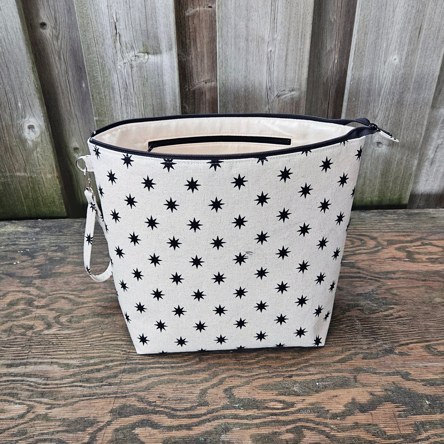 Shawl size zippered wedge project bag