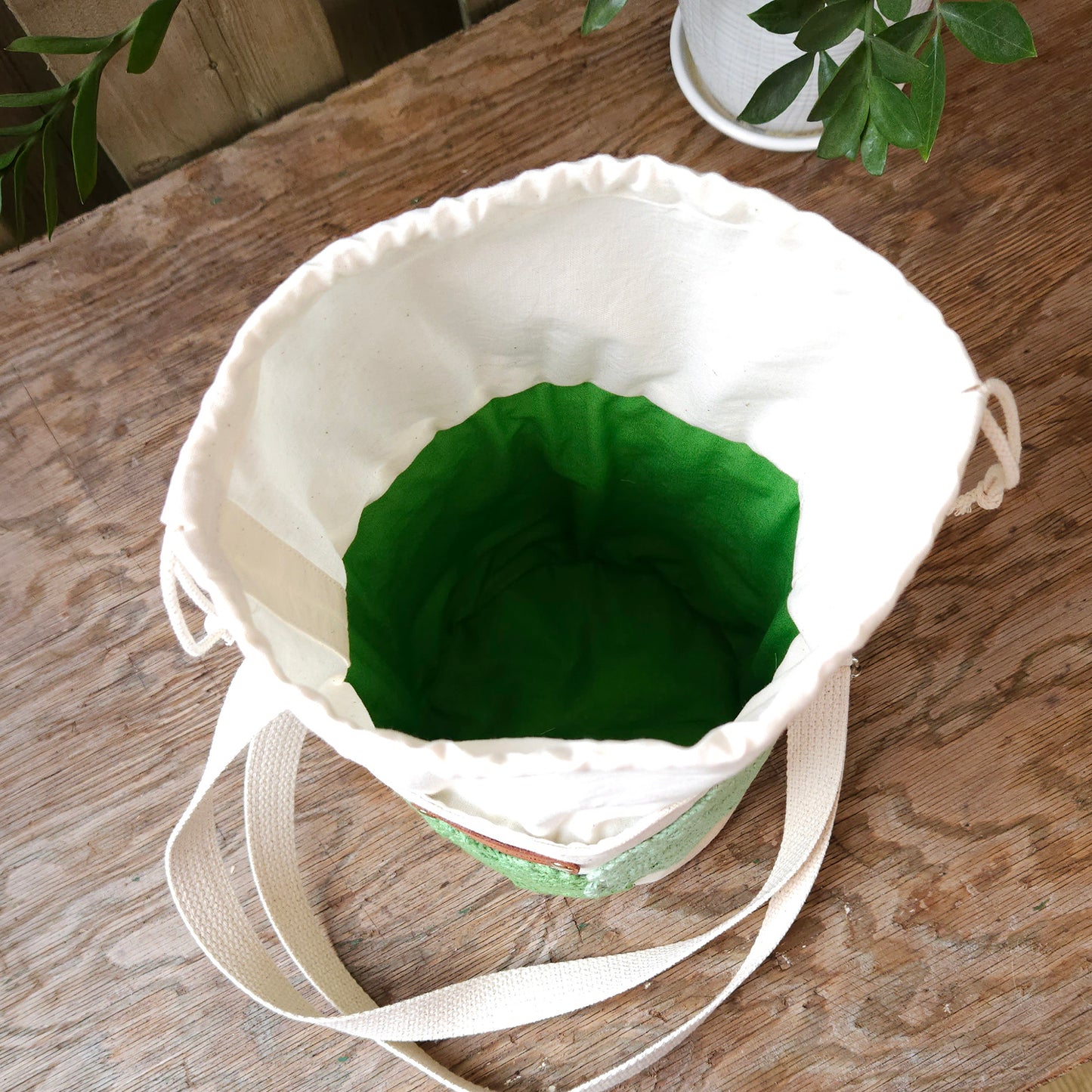 Project Bucket Bag – Crossbody Style - Green