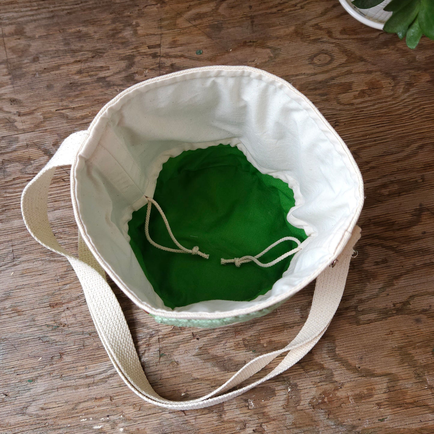 Project Bucket Bag – Crossbody Style - Green
