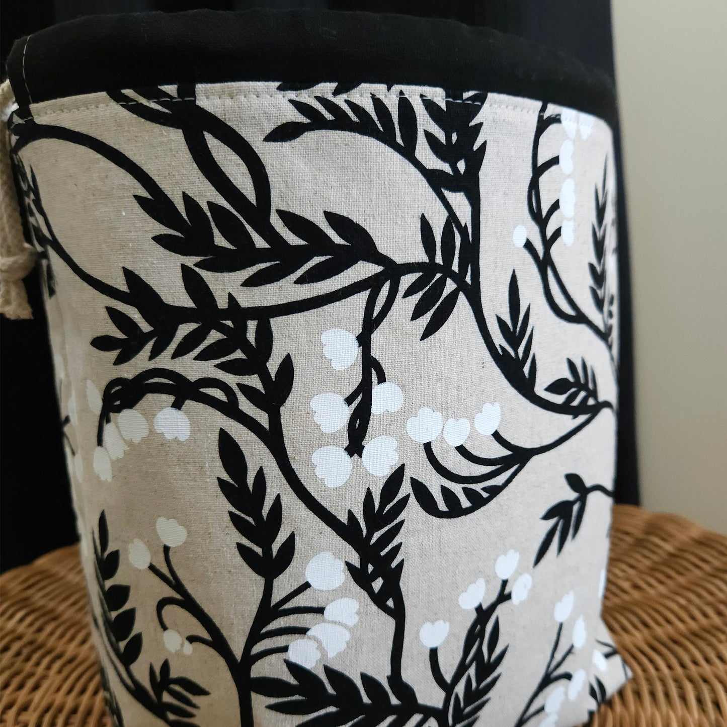 Black Vines Print Linen Divided Shawl Size Bag