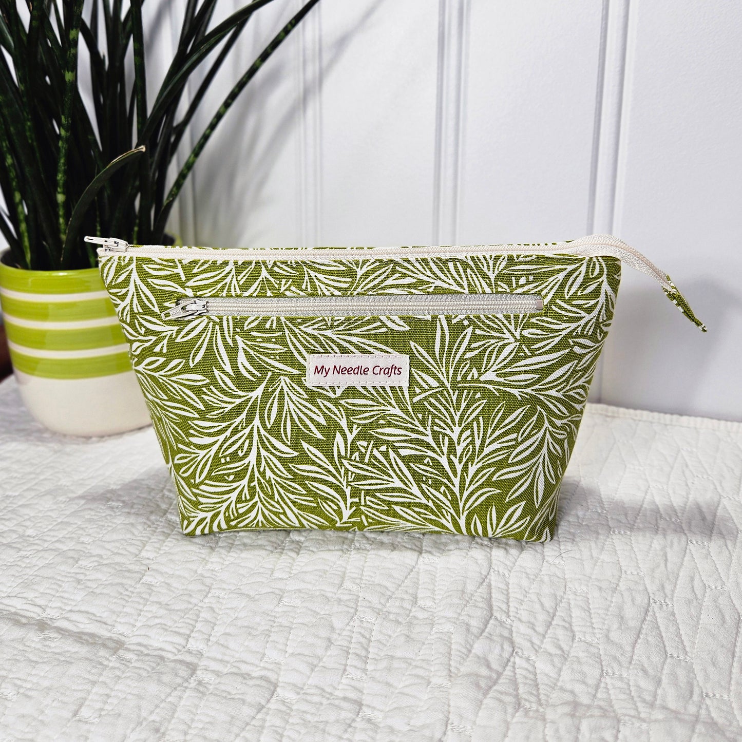 Green Leaves print Interchangeable Needle Organizer