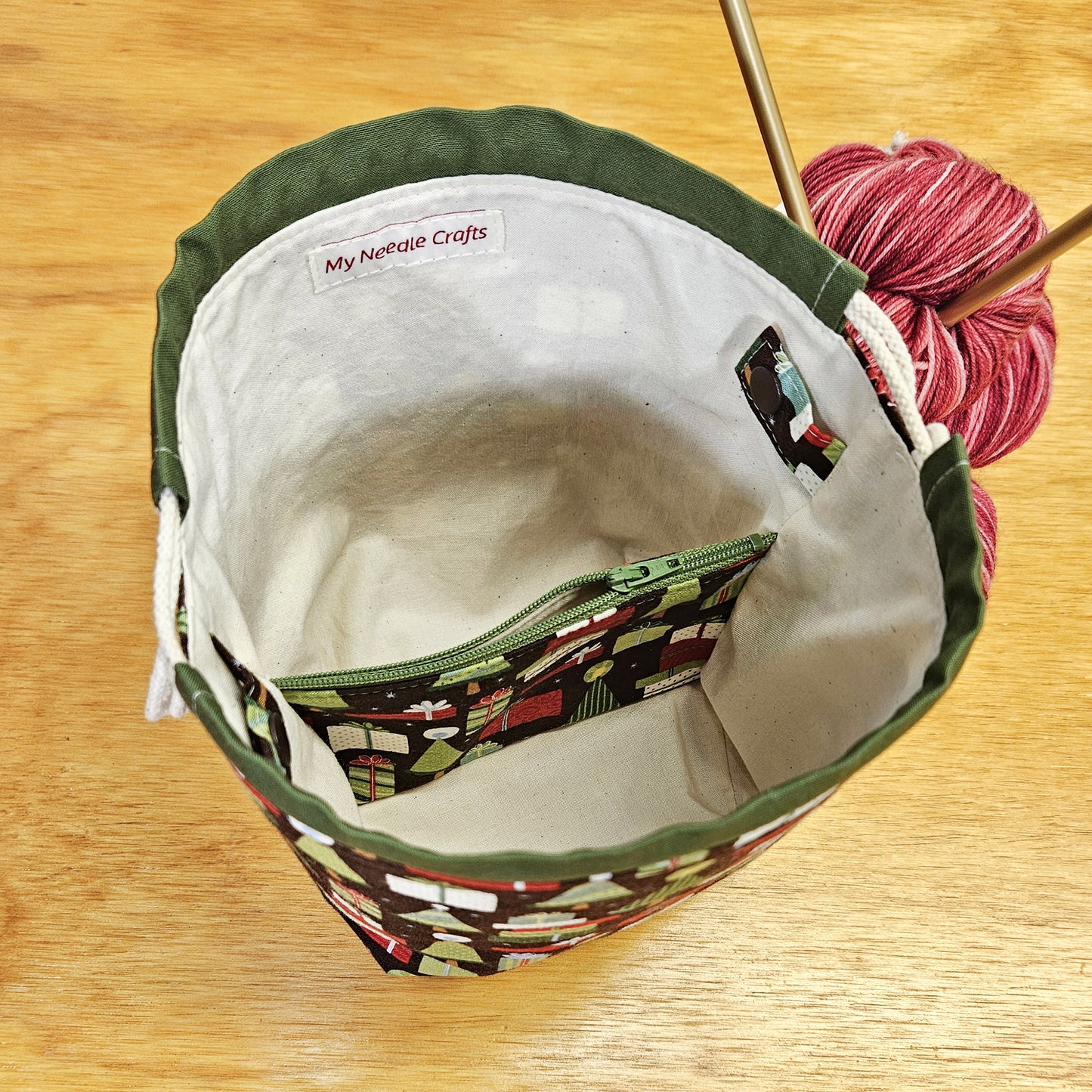 Holiday Gifts Print Divided Sock Size Knitting Bag