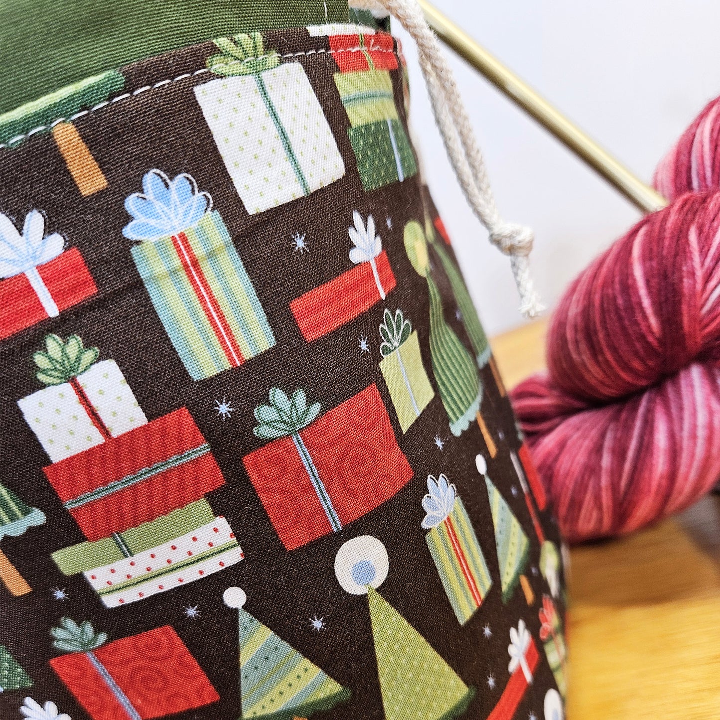 Holiday Gifts Print Divided Sock Size Knitting Bag