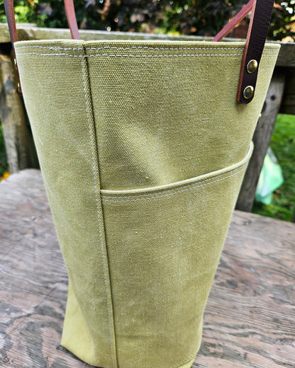 Canvas Tote in Avocado