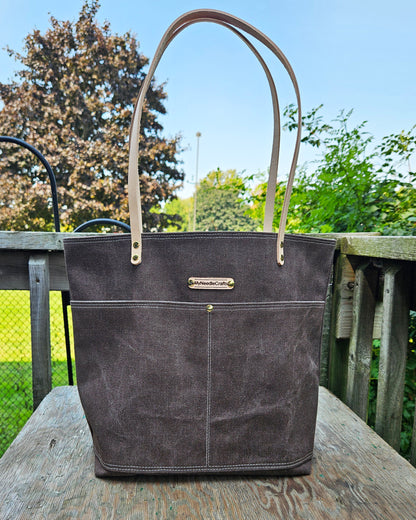 Canvas Tote in Raisin