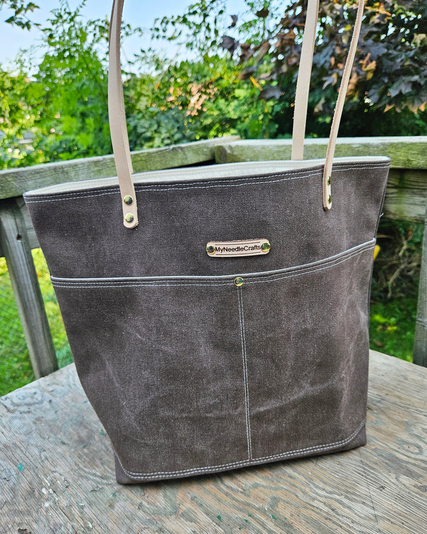 Canvas Tote in Raisin