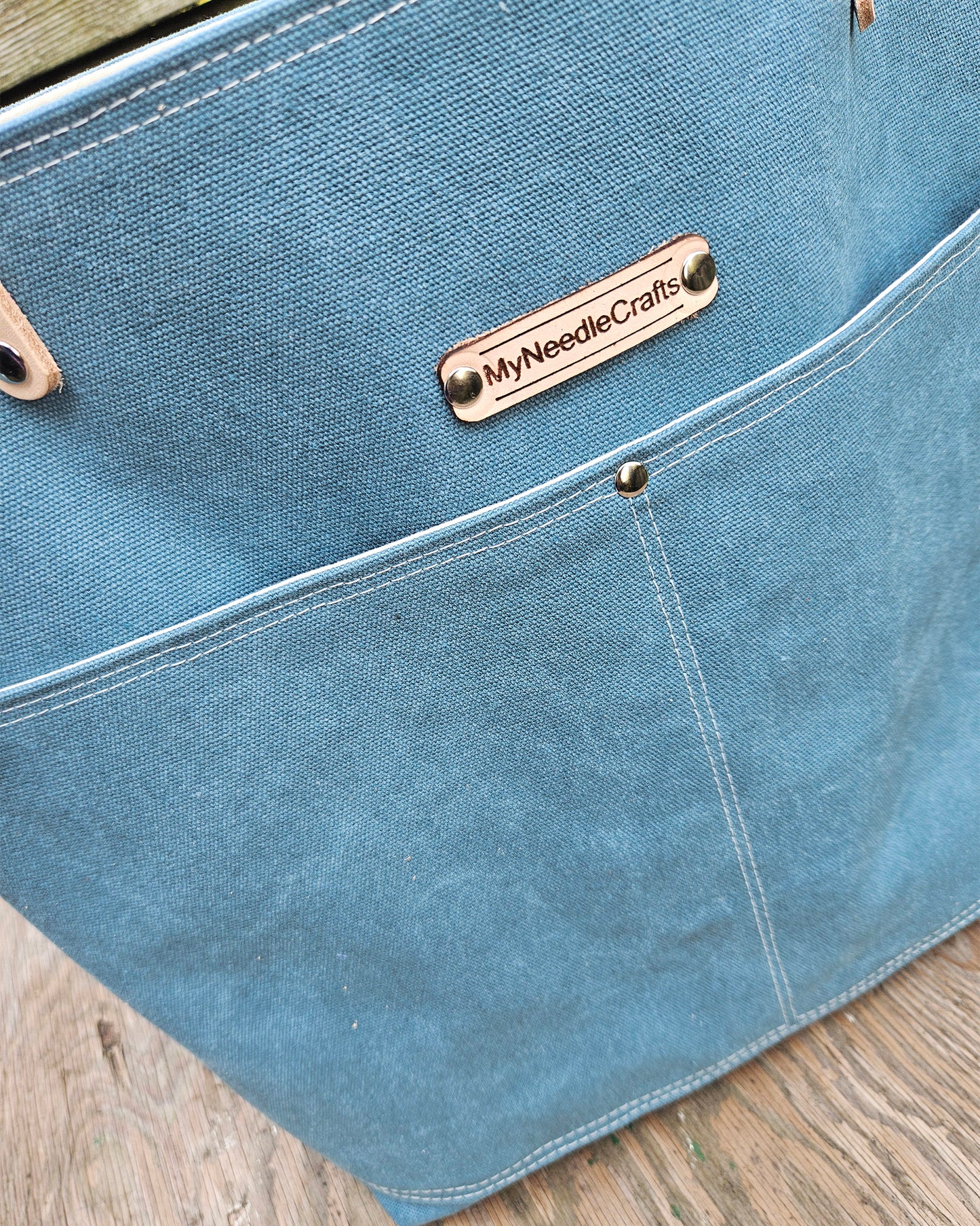 Canvas Tote in Urban Chic