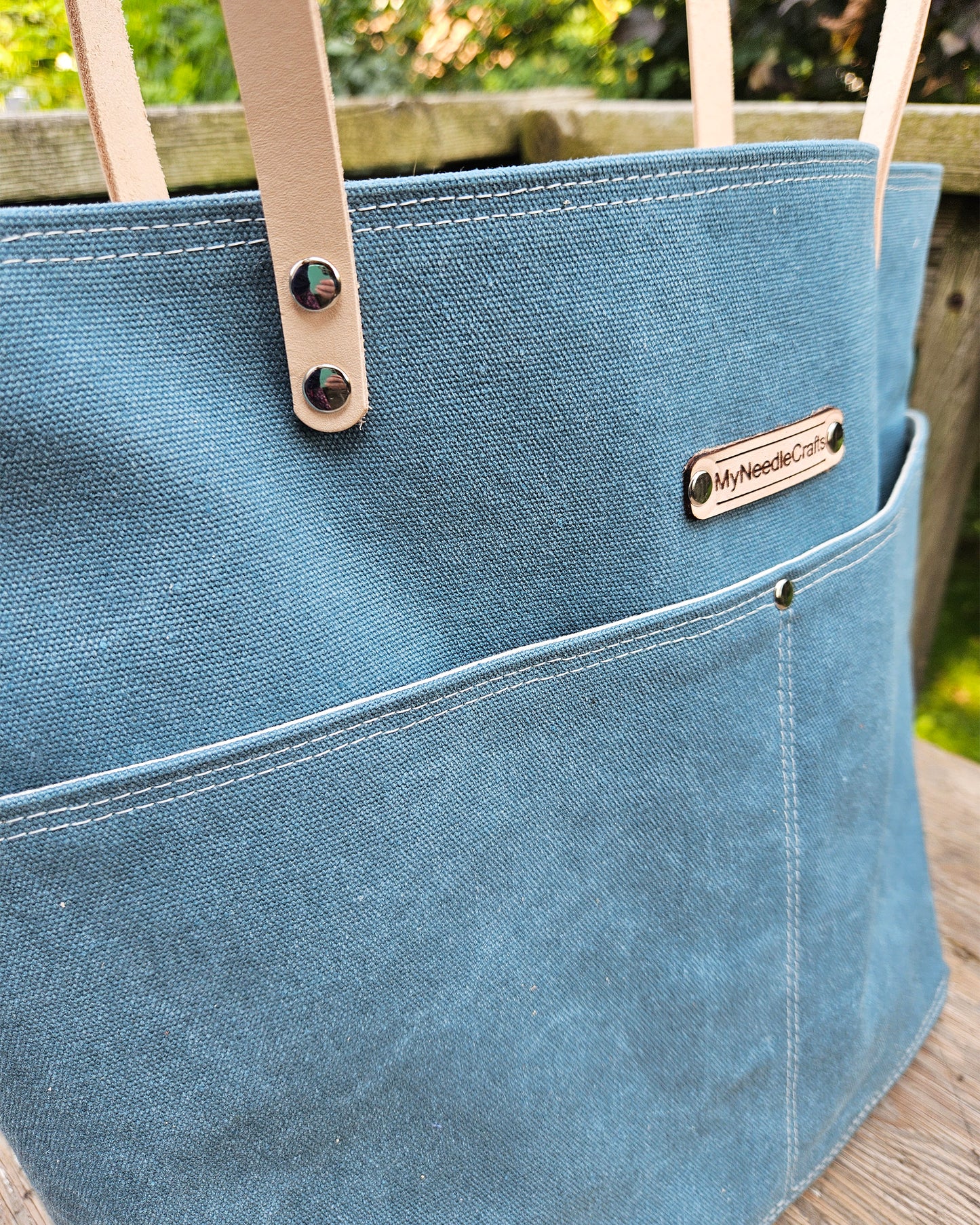 Canvas Tote in Urban Chic