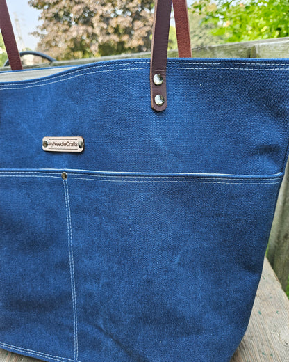 Canvas Tote in Navy