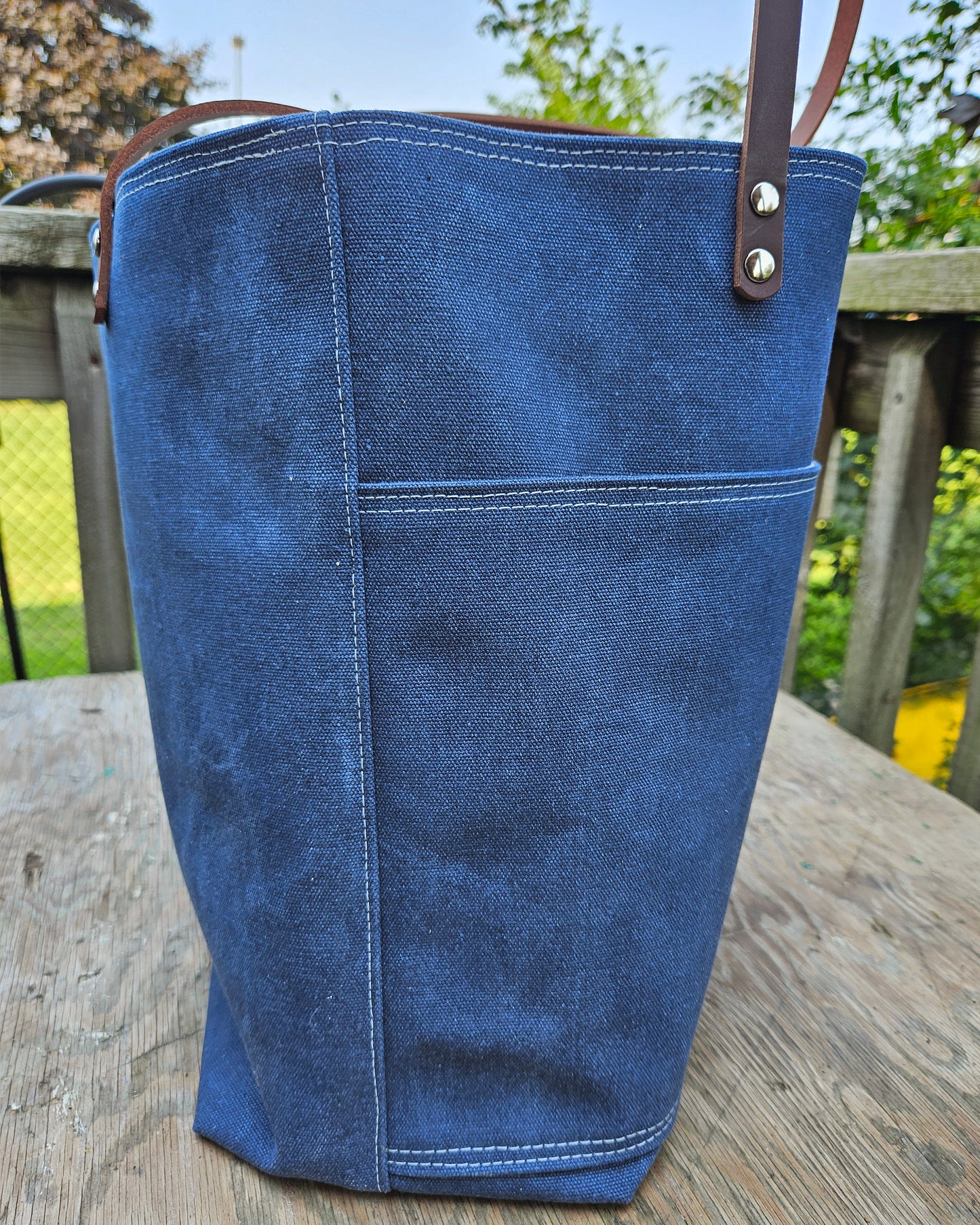 Canvas Tote in Navy