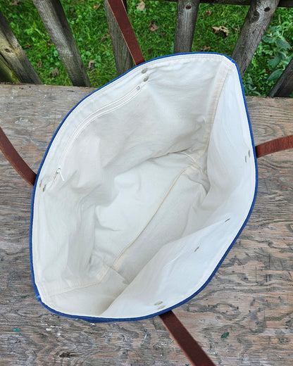 Canvas Tote in Navy