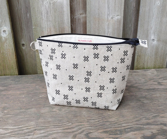 Black Crosses Print Sock Size Wedge Bag