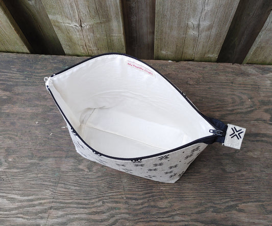Black Crosses Print Sock Size Wedge Bag